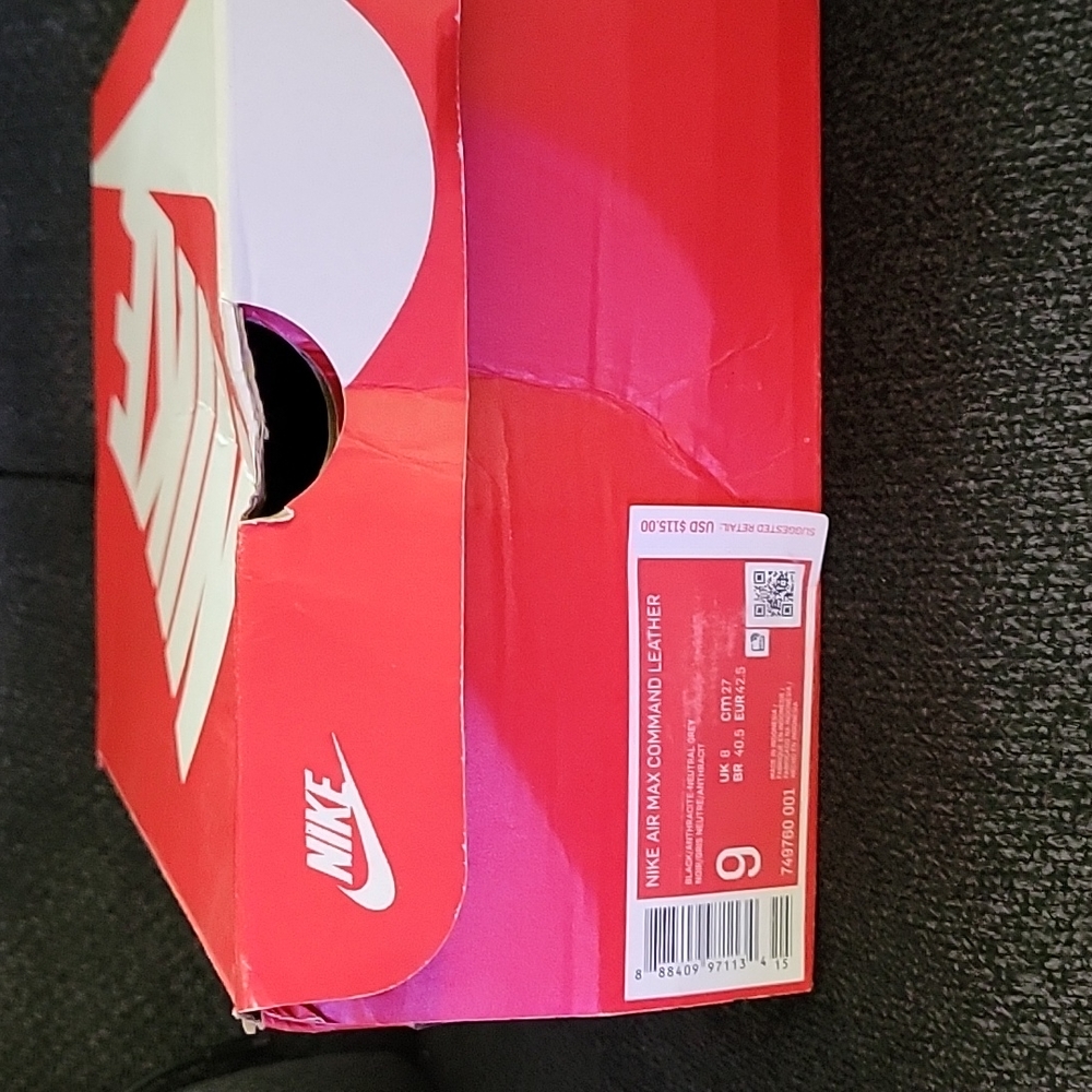 Brand new pair of Nike Air max Command leather shoes size 9 mens
